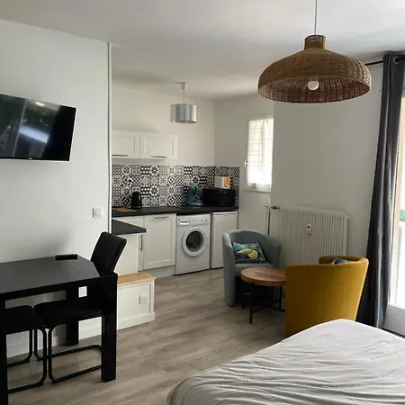 Studio Hypercentre 27M2 Avec Balcon Et Parking Aix-les-Bains Exterior photo